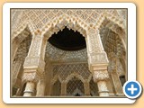 7.06.01-La Alhambra-Patio de los Leones-Acceso a Sala de los Reyes